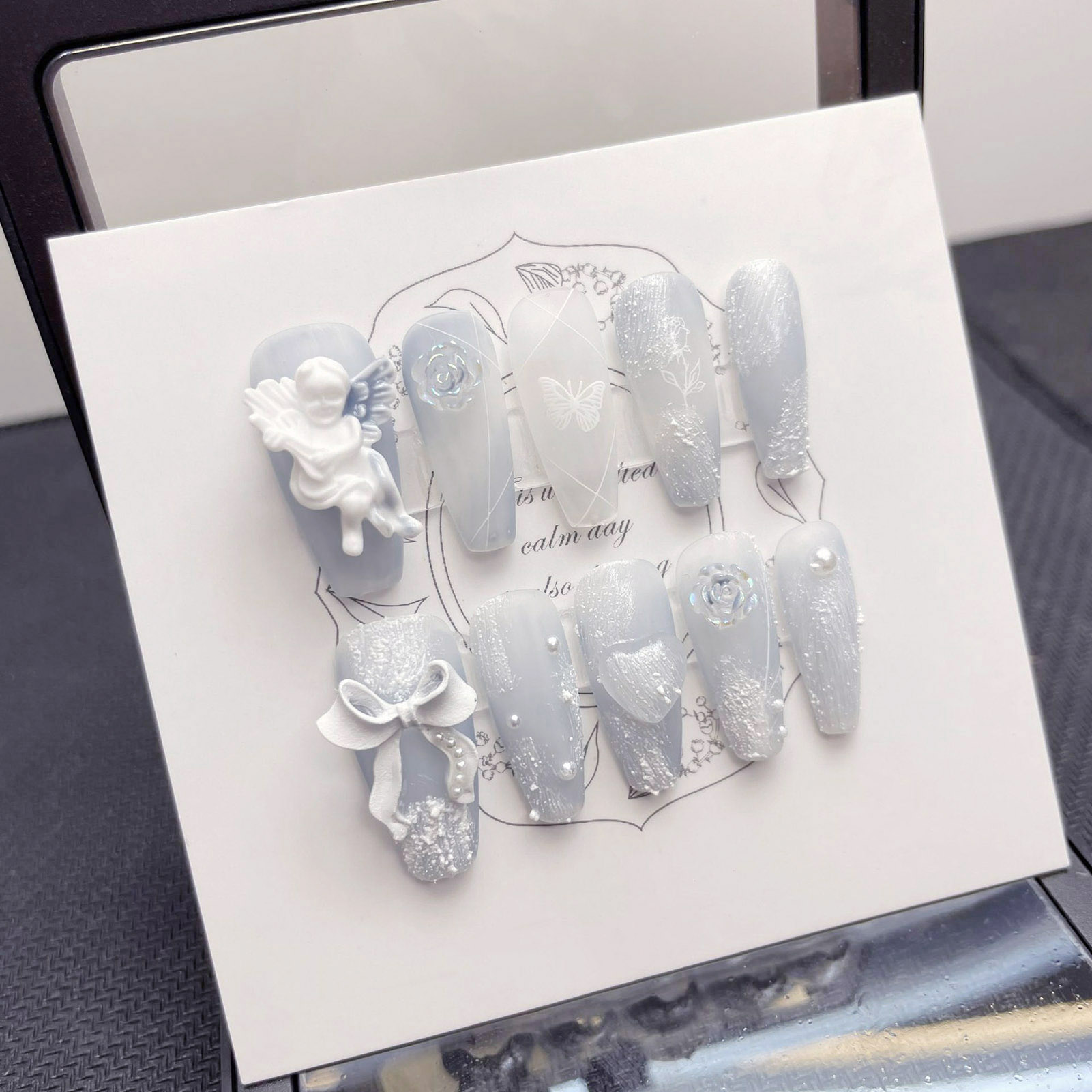 3D 石膏天使付け爪光沢のあるヘイズブルー手作りプレス爪ちょ - Nail Art Press On のレビューと価格