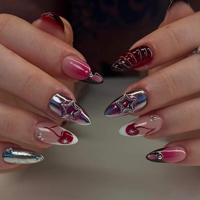 24個入り Y2K メタルデザイン ショートオーバル型 フェ - Nail Art Press On のレビューと価格
