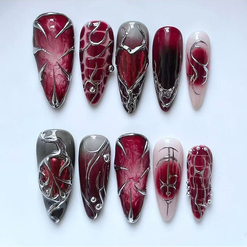 24個入り Y2K メタルデザイン ショートオーバル型 フェ - Nail Art Press On のレビューと価格