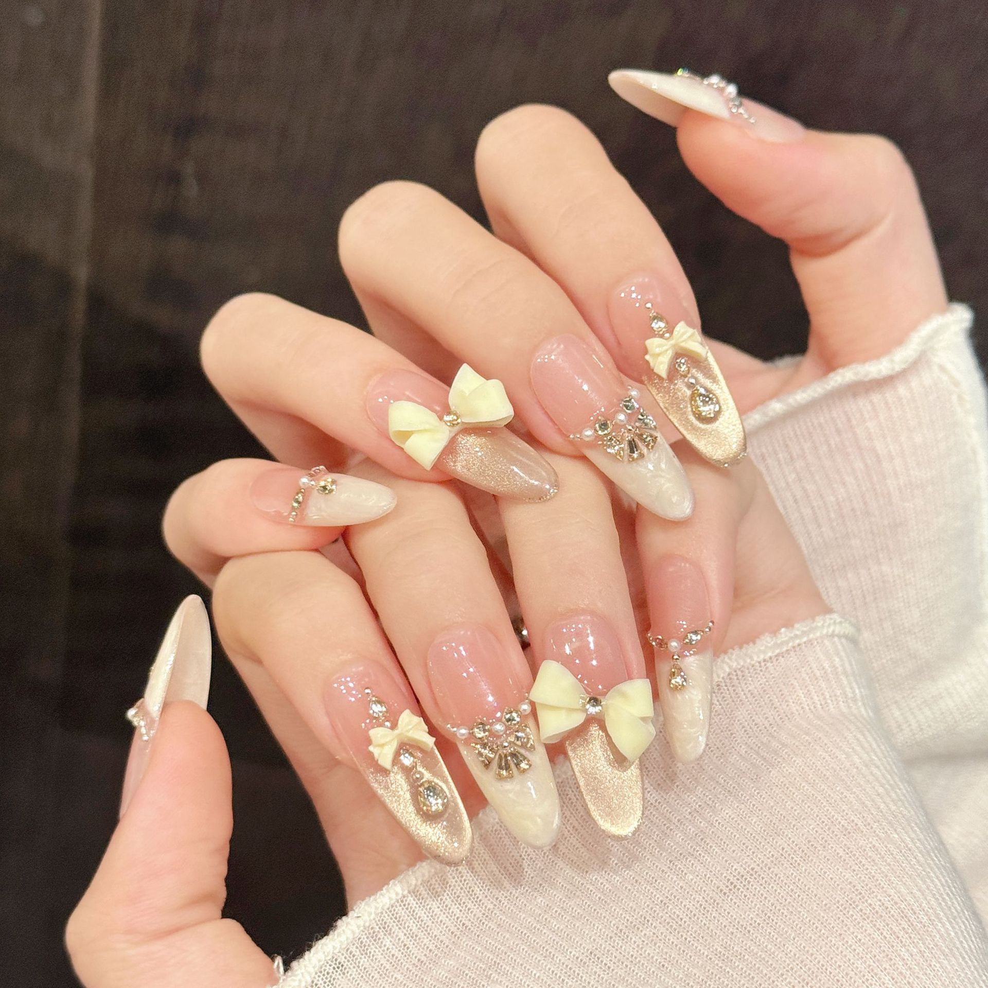 10個入り ハンドメイド つけ爪 ライトラグジュアリー キャ - Nail Art Press On のレビューと価格